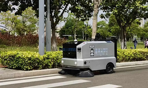 WUHOO！泉州市科技馆来了一位环卫机器人！